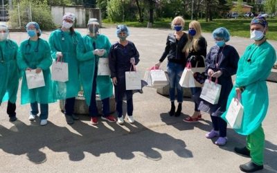 Дони Чачова и Ива Екимова в подкрепа на медиците от първа линия